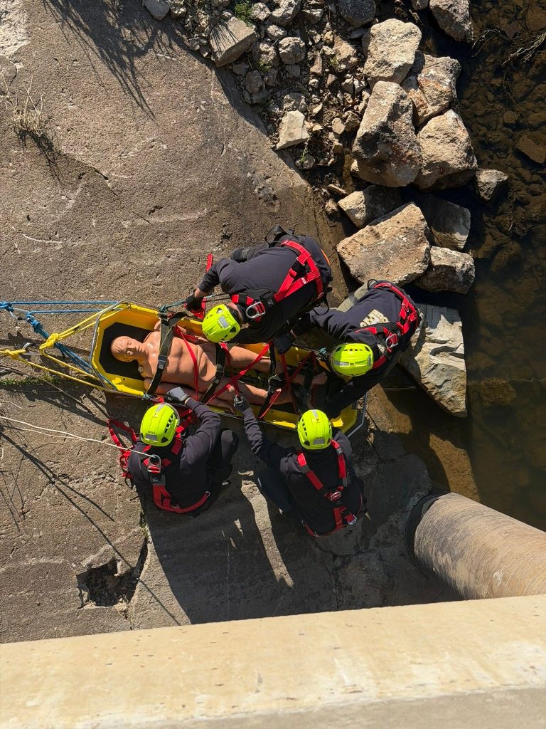 rope-rescue-stokes-basket-geared-up
